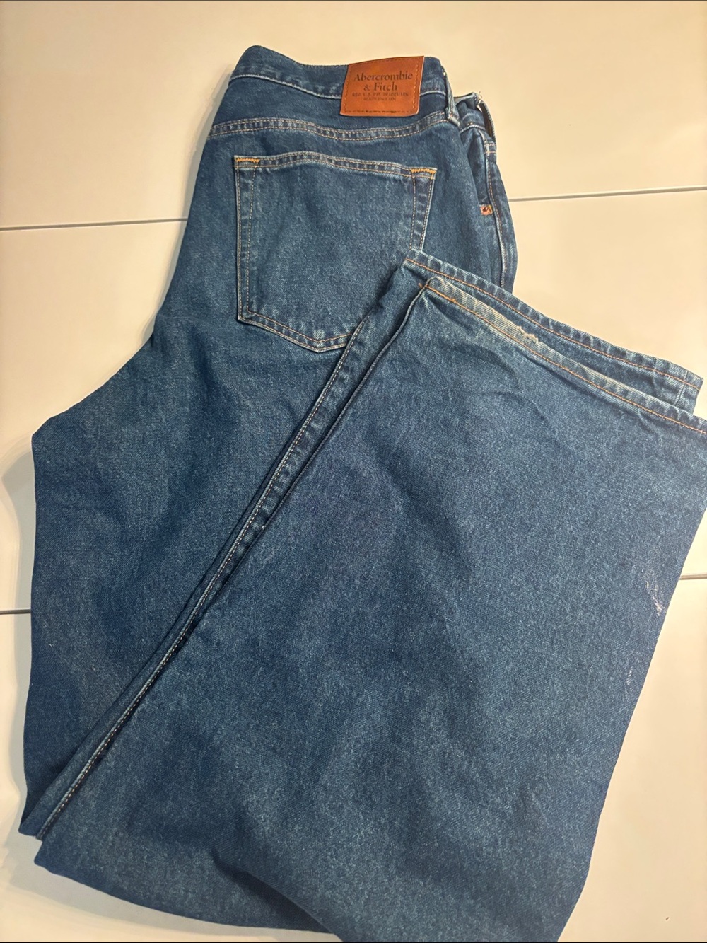 Abercrombie & Fitch Men’s Straight-Leg Indigo Jeans